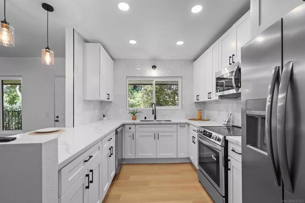 San Diego, CA 92110,4205 Asher St #32