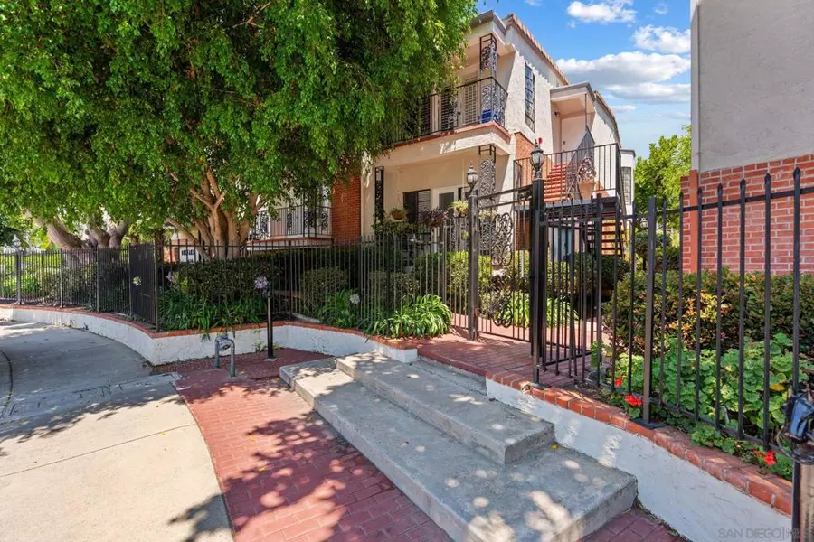 2630 Pirineos Way #4, Carlsbad, CA 92009