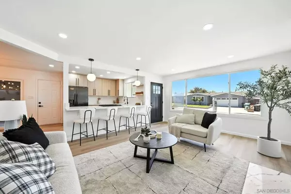 San Diego, CA 92111,7114 Astoria St
