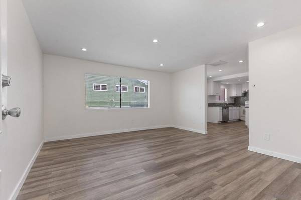San Diego, CA 92115,4338 Altadena Ave 101 #101