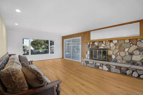 San Diego, CA 92120,5852 Lomond Drive