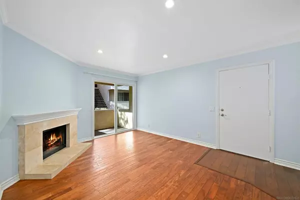 San Diego, CA 92131,9939 Erma Rd #101