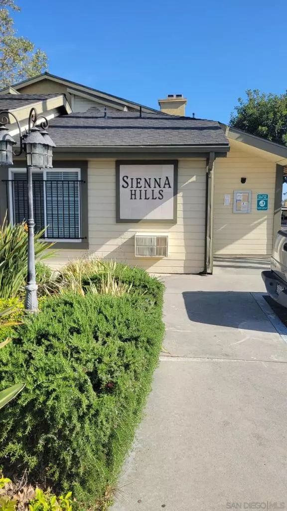 225 W El Norte Parkway #142, Escondido, CA 92026