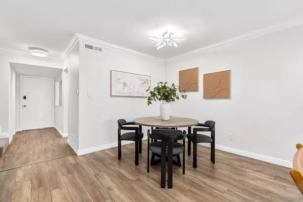 San Diego, CA 92120,6881 Alvarado Rd #9