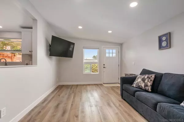 Encinitas, CA 92024,132 134 Phoebe St
