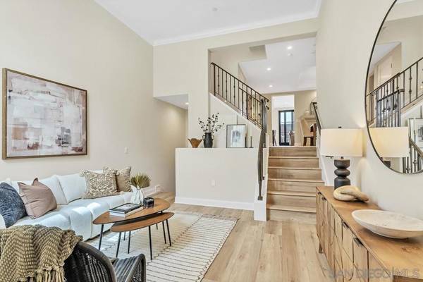 La Jolla, CA 92037,726 Silver Street