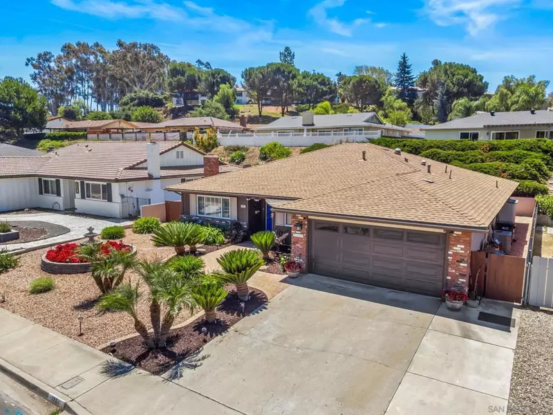 1261 La Mirada Ave, Escondido, CA 92026