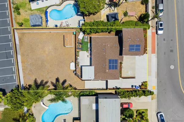 San Diego, CA 92117,3380 Moraga Court