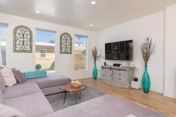 San Diego, CA 92109,1220 Emerald St