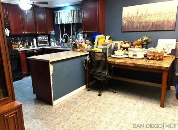 San Diego, CA 92114,351 Winewood Street
