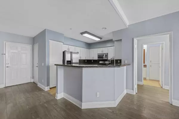 San Diego, CA 92130,12373 Carmel Country Rd #202