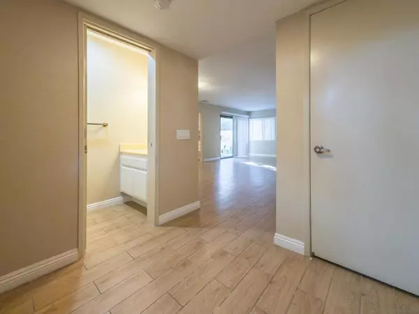 San Diego, CA 92122,4468 Via Brillante