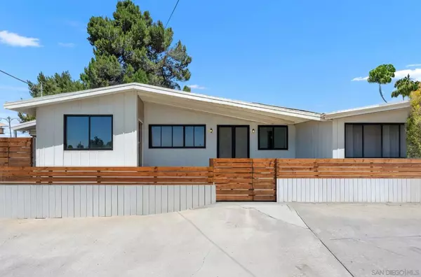 252 Santa Clara Dr, Vista, CA 92083