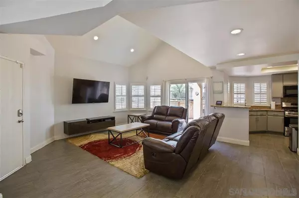 El Cajon, CA 92019,12049 Calle De Montana #201