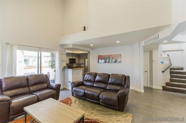 El Cajon, CA 92019,12049 Calle De Montana #201
