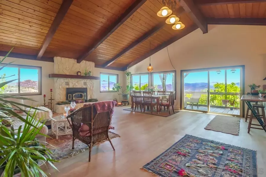 255 Highline Trl, El Cajon, CA 92021