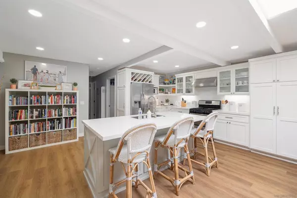 San Diego, CA 92117,4874 Longford Street