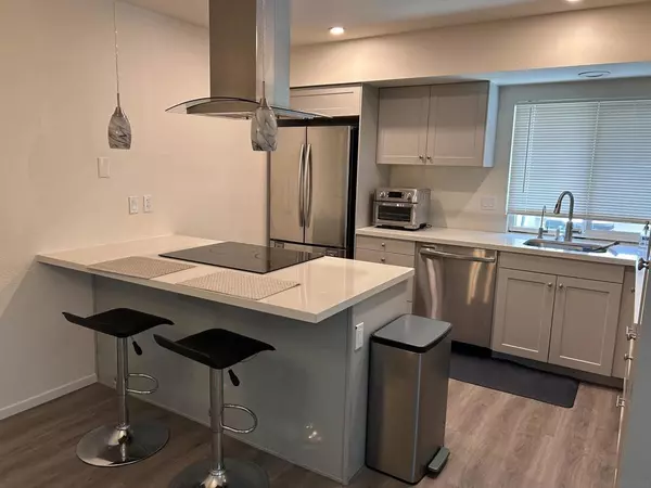 San Diego, CA 92122,3869 Camino Lindo
