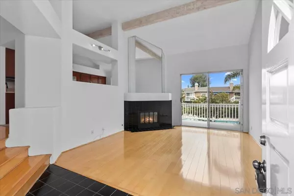 La Jolla, CA 92037,8585 Via Mallorca #20