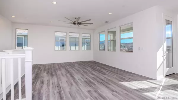 Chula Vista, CA 91913,1167 Calle Obsidiana #3