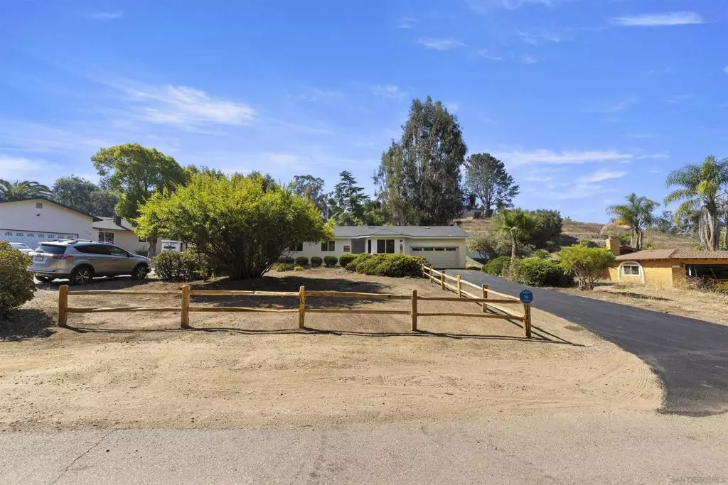 Vista, CA 92084,1217 Monte Vista Dr