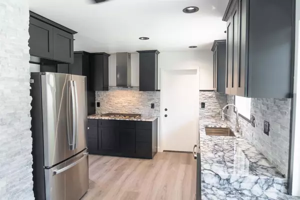 San Diego, CA 92120,6517 Hillgrove