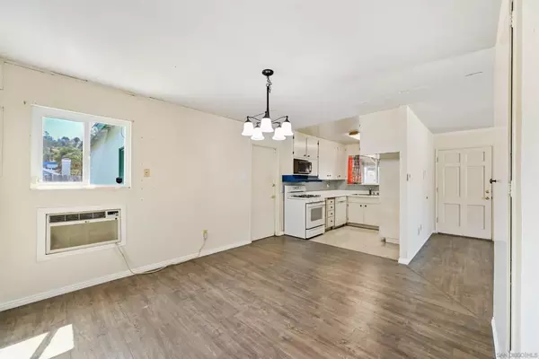 Spring Valley, CA 91977,8976 Rover St.