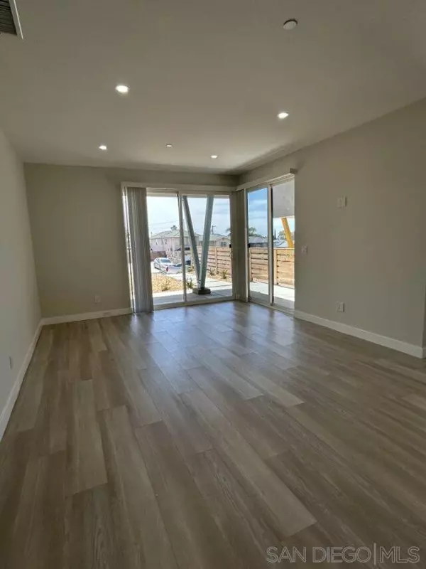 San Diego, CA 92102,3328 B ST