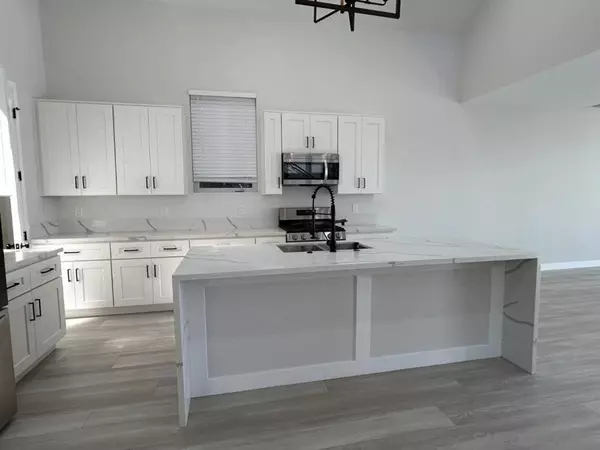 San Diego, CA 92102,3328 B ST
