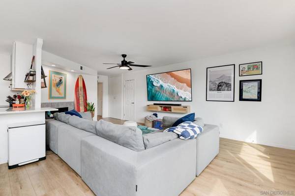 San Diego, CA 92110,3851 Basilone St #2