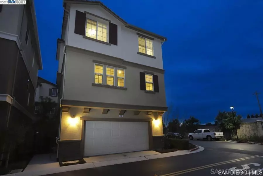 75 Middleton Pl, Hayward, CA 94544