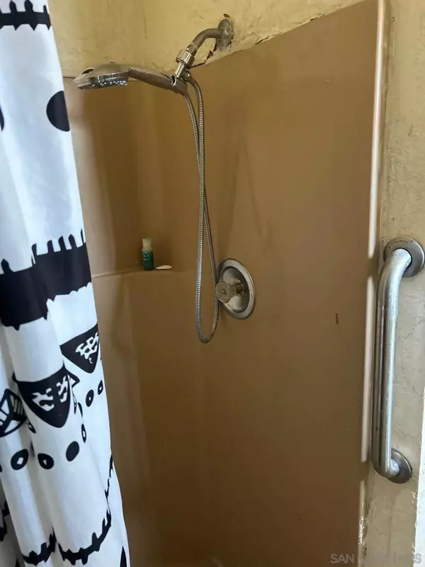 El Cajon, CA 92020,2112 Dryden Rd