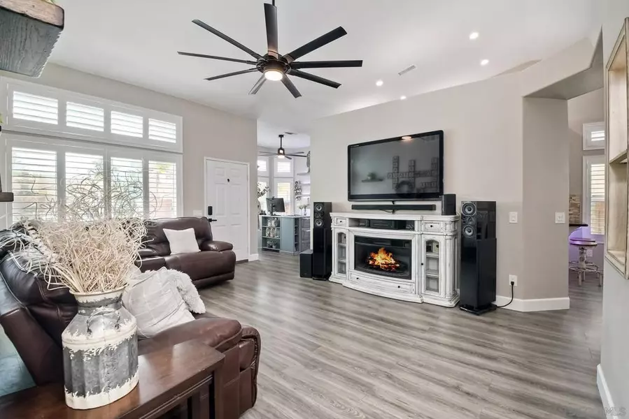 3358 Lake Circle Dr, Fallbrook, CA 92028