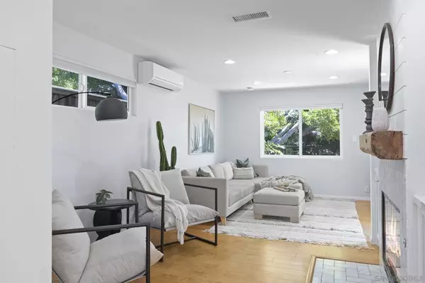 San Diego, CA 92117,4979 ACUNA