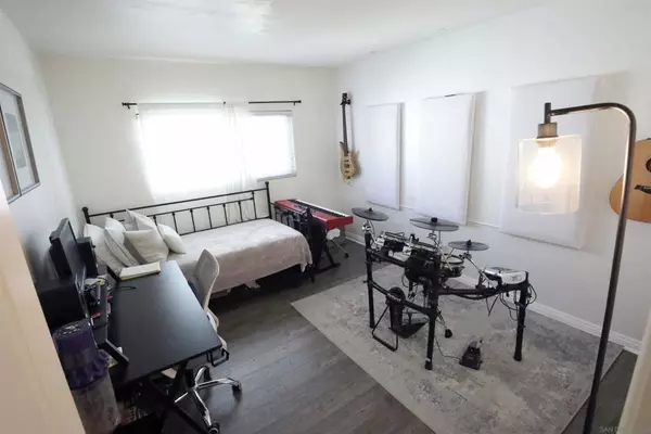 El Cajon, CA 92020,550 Graves #10
