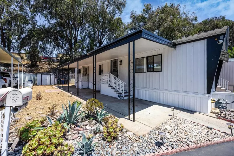 351 E Bradley Ave #SPC 33, El Cajon, CA 92021