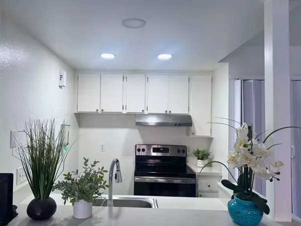 875 W San Ysidro Blvd #14, San Ysidro, CA 92173