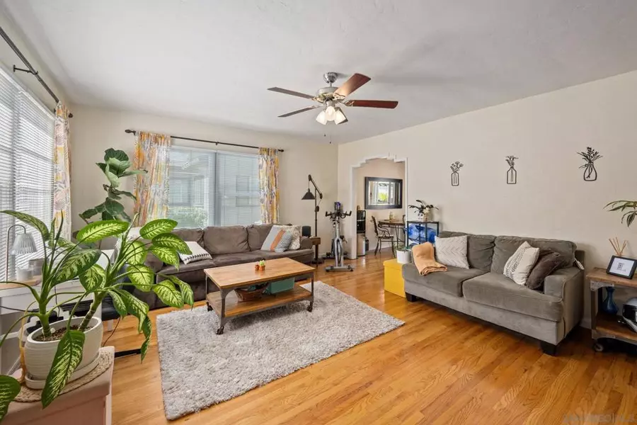 4848 Cypress St, La Mesa, CA 91942