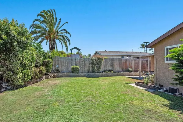 San Diego, CA 92111,3975 Anastasia St