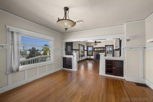 1821 25 Cypress Ave, San Diego, CA 92103