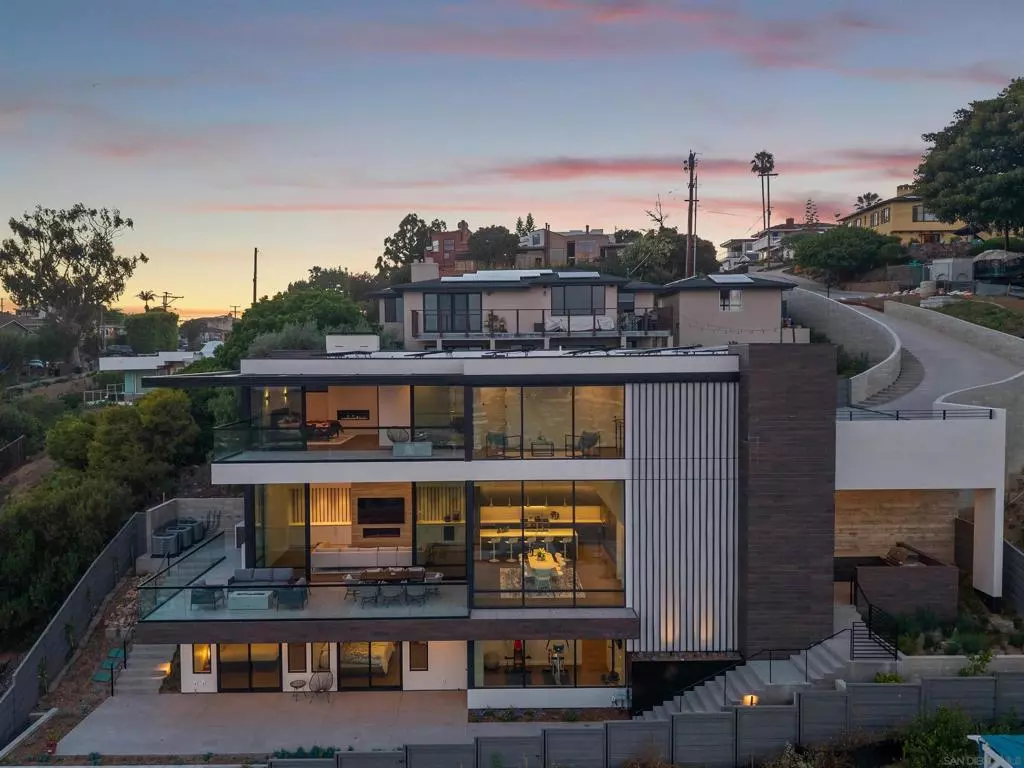 San Diego, CA 92106,2035 Evergreen