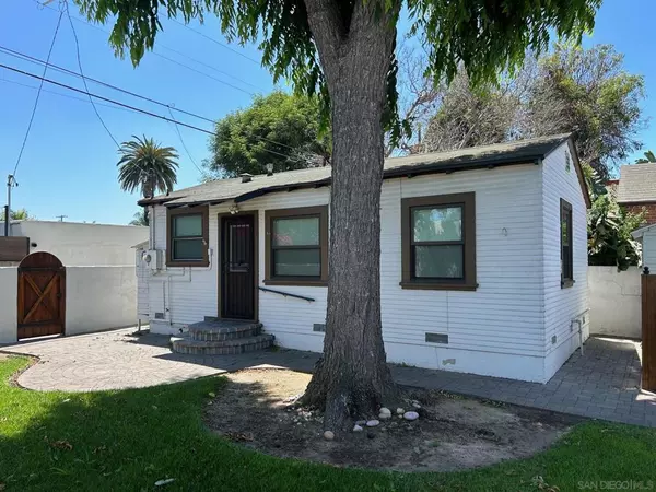 4623 Kensington Dr (rear cottage), San Diego, CA 92116