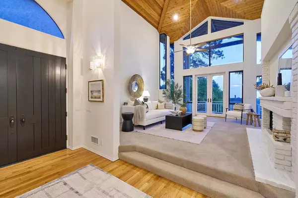Del Mar, CA 92014,13765 Condesa