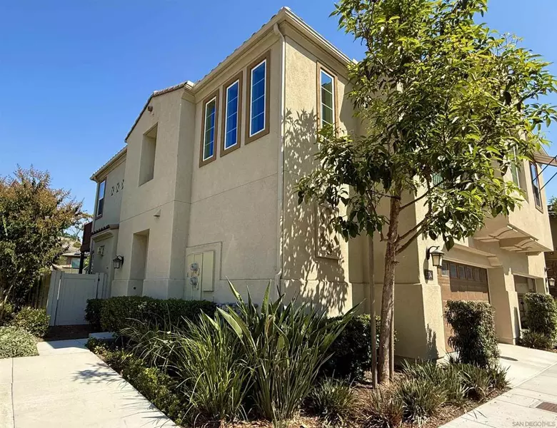 3304 Telaga Rd, Carlsbad, CA 92010