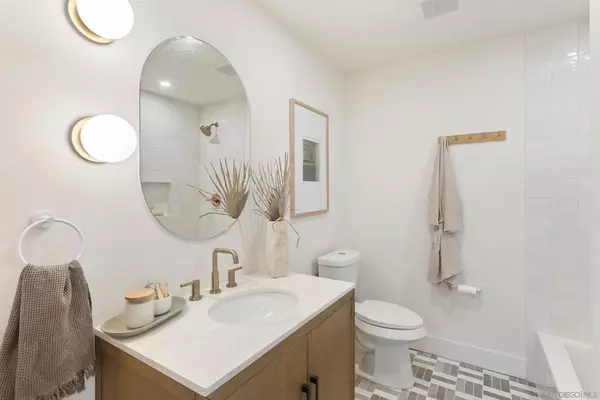 San Diego, CA 92117,4543 Moraga Ave