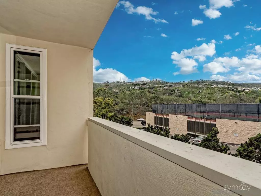 La Jolla, CA 92037,2510 TORREY PINES RD #312