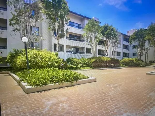 San Diego, CA 92110,5605 Friars Road #274