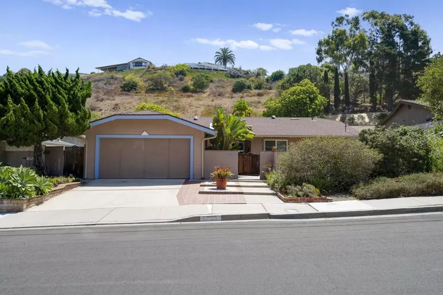 2303 Garfield Rd, San Diego, CA 92110