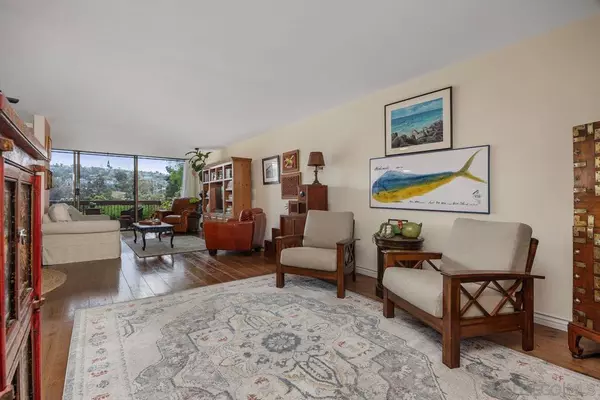 Carlsbad, CA 92009,2564 Navarra Dr #113