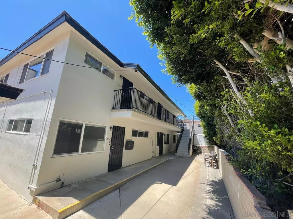 San Diego, CA 92109,2252 Garnet Ave